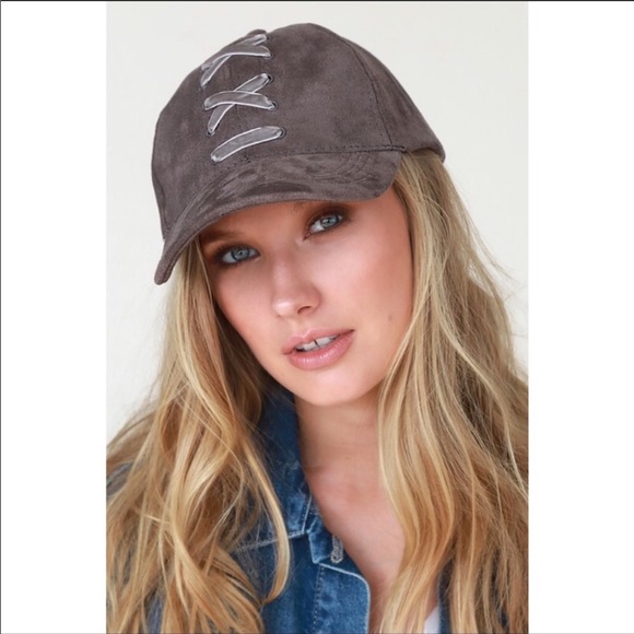 So cute!! 💕🌺💋 Velvet Lace Up Faux Suede Cap - Picture 3 of 8
